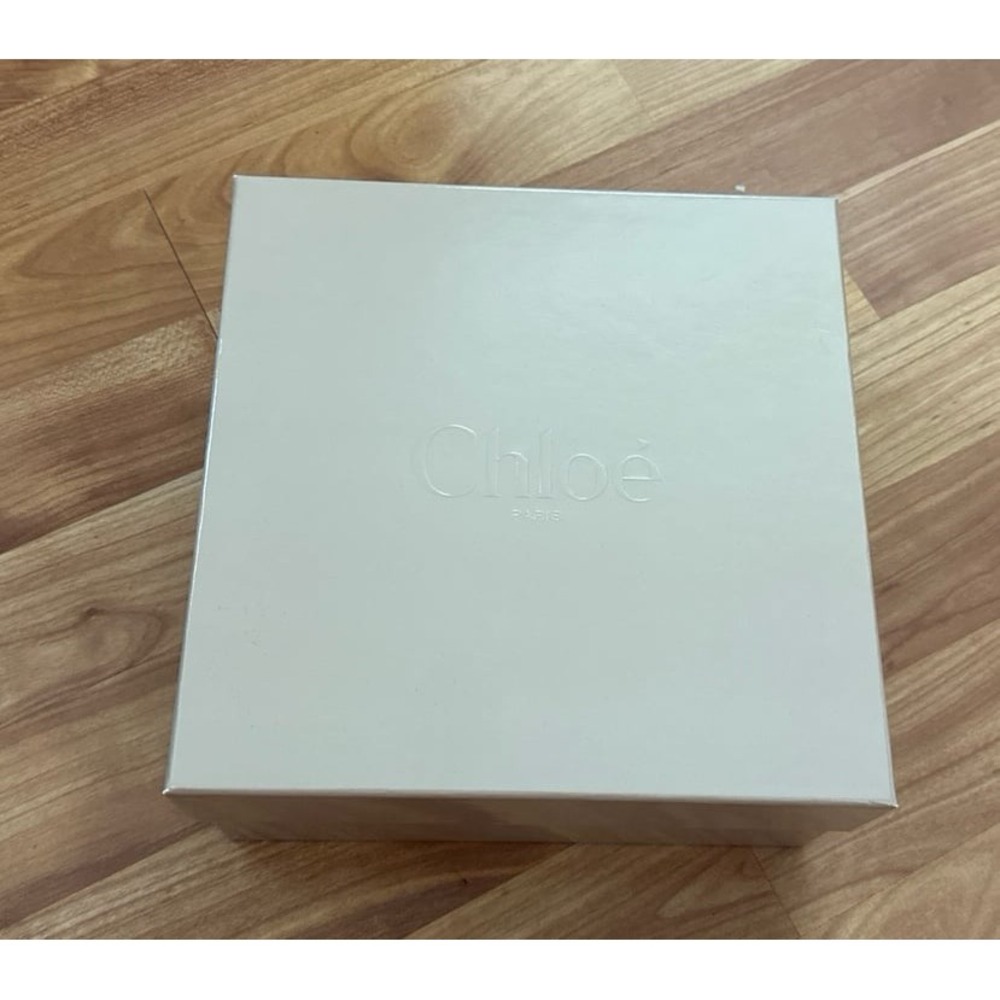 Chloe Paris Box Excellent Condition